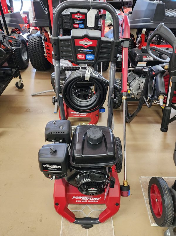 Briggs and Stratton Pressure Washer - 3200 PSI Power FLow!