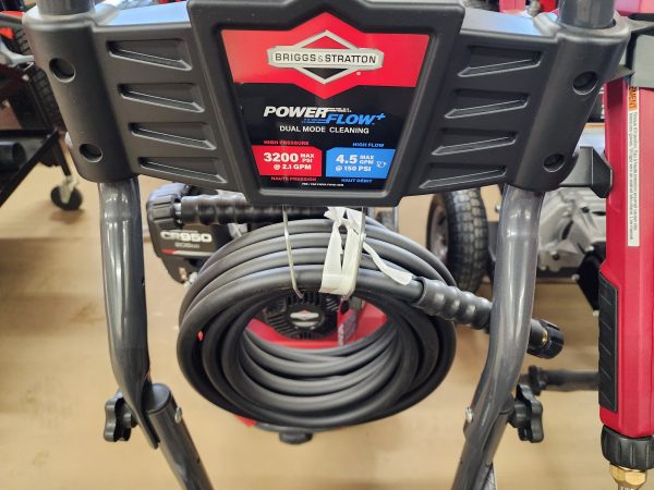 Briggs and Stratton Pressure Washer - 3200 PSI Power FLow! - Image 3