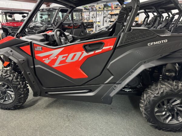 2025 ZFORCE 950 Trail- Magma Red - Image 3