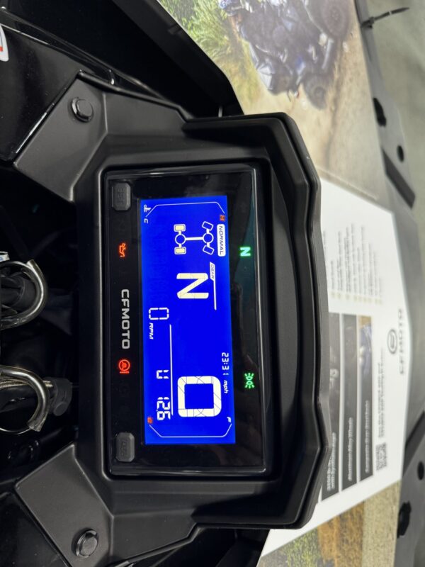 2025 CFORCE 600 Touring- Nebula Black - Image 4